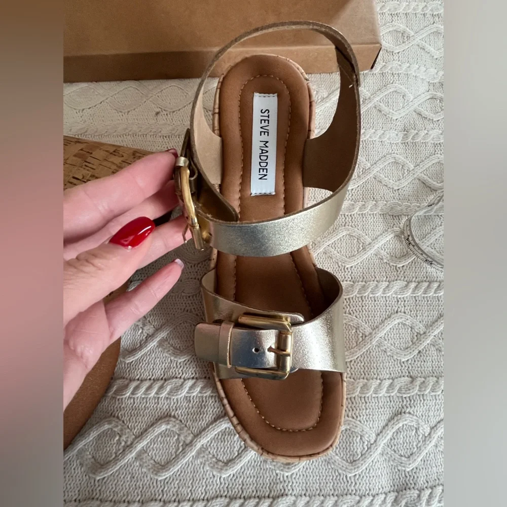 Steve Madden Cork-Textured Platform Wedge Sandals Gold Leather SZ 9 - Picture 9 of 15